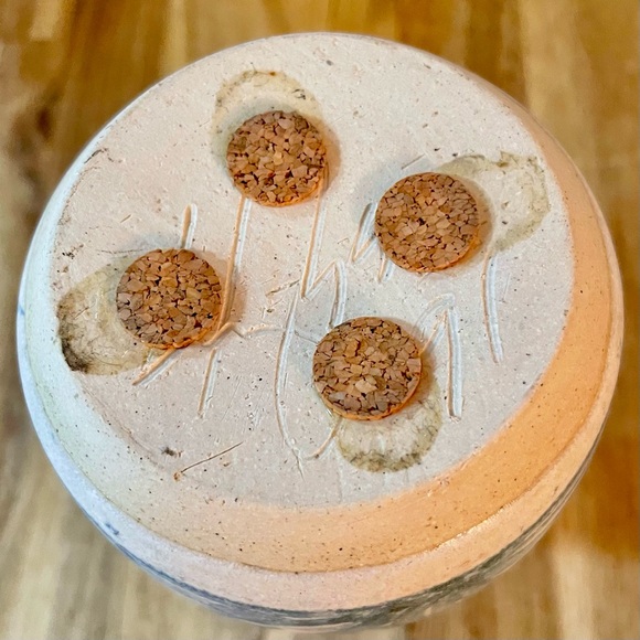 Studio Pottery Vase Artist Signed ‘91 Dusty Blue Flowers Floral 4.5” Tall VTG - Picture 5 of 9